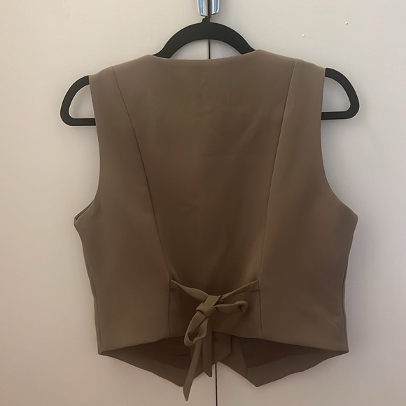 Vest - sleeveless blazer style - Picture 2 of 2